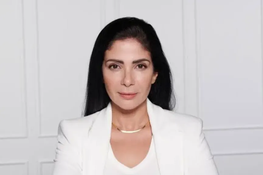 تغيير مفاجئ.. منى زكي تتصدر الترند بعد أحدث ظهور لها