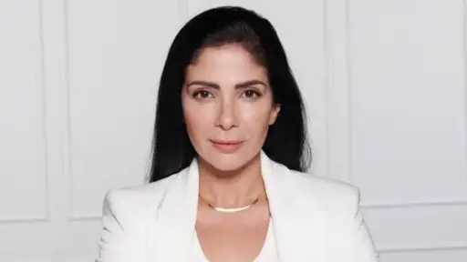 تغيير مفاجئ.. منى زكي تتصدر...