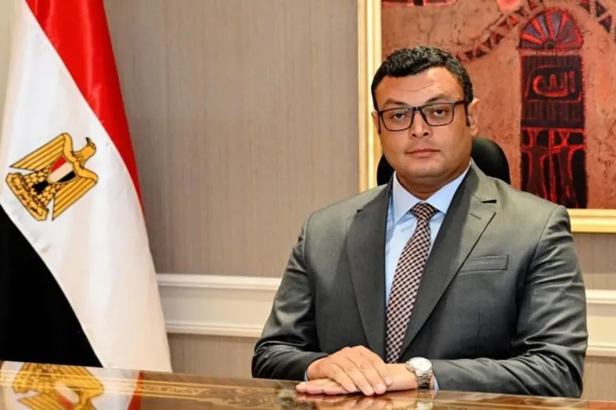 وزير الإسكان يبحث مع محافظ جنوب سيناء تسريع تنفيذ مشروعات الإسكان والصرف الصحي والتجلي الأعظم