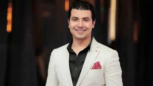 محمد أنور يشارك الفنان مصطفى...