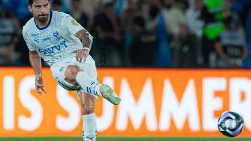 الهلال يواجه القادسية في اختبار...