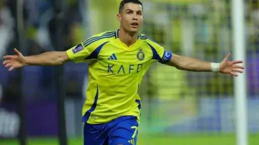 النصر يصطدم بالفتح في معركة...