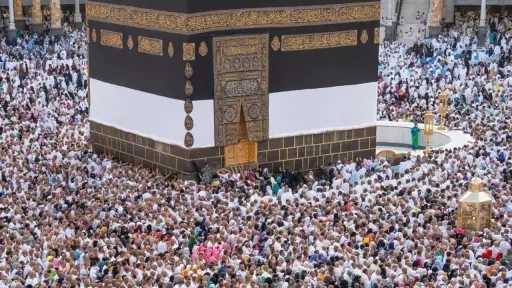 السعودية تُطمئن الحجاج: استعدادات صحية...