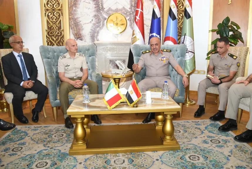 أحمد خليفة ولوتشيانو بورتولانو