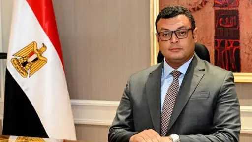 وزير الإسكان يستعرض مع البرلمان...