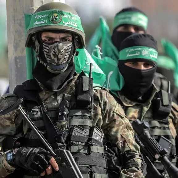 كتائب القسام تُعلن عن إطلاقها قذيفة على جنود إسرائليين وتطالب العالم بإنقاذ غزة