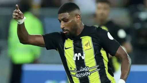 أحمد شراحيلي يُعلن بقاءه في...