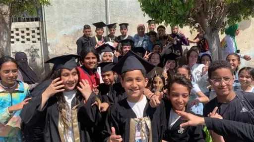 عيد صغير.... احتفالات طلاب الابتدائية...