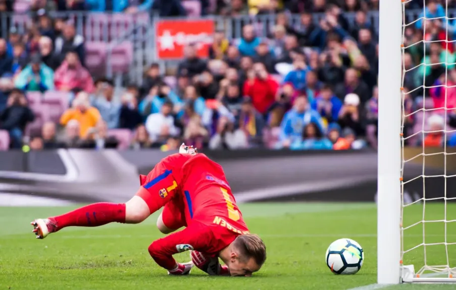 #TerStegenOut.. جماهير الكتالوني تطالب بطرد تير شتيغن من برشلونة
