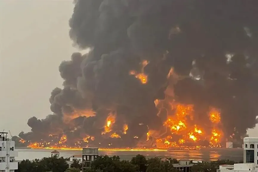 مطار صنعاء تحت القصف: سقوط آخر طائرة للحوثيين وتصعيد إسرائيلي غير مسبوق