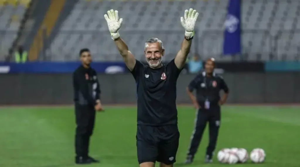 الأهلي يُنهي مشوار ميشيل يانكون ويكشف ملامح الجهاز الفني الجديد بقيادة ريبيرو