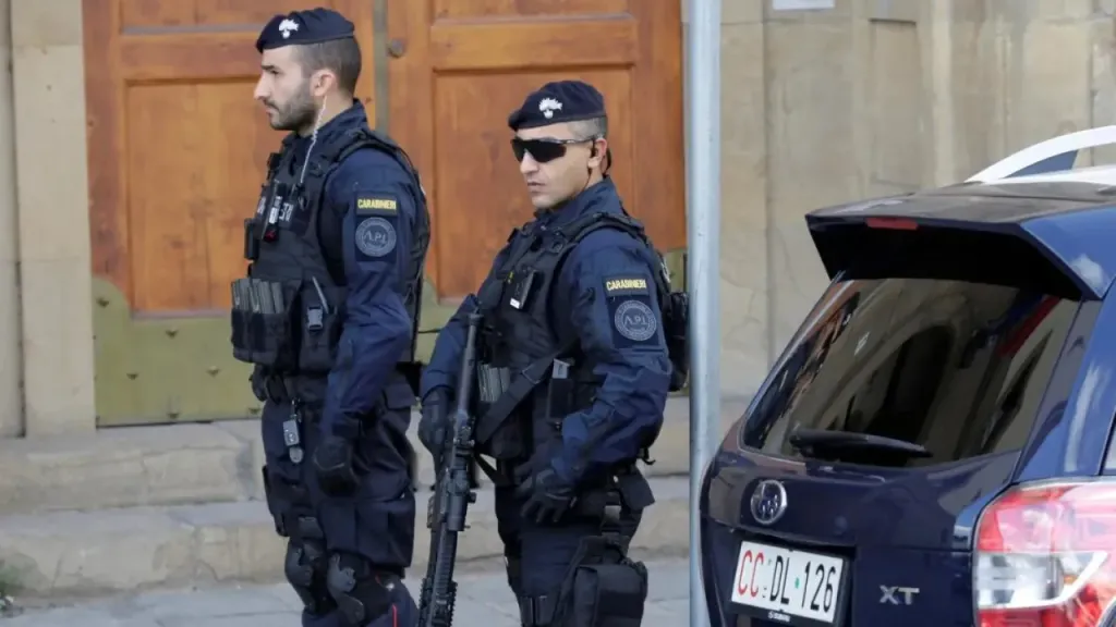 ”سيلفي” يكشف القاتل بعد عام من الغموض في جريمة هزت شمال إيطاليا