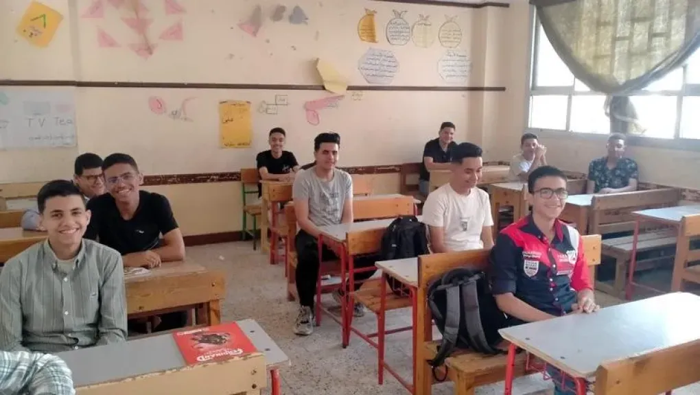 طلاب الشهادة الإعدادية