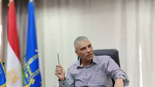 محافظ أسوان يطالب يتكثيف المرور...
