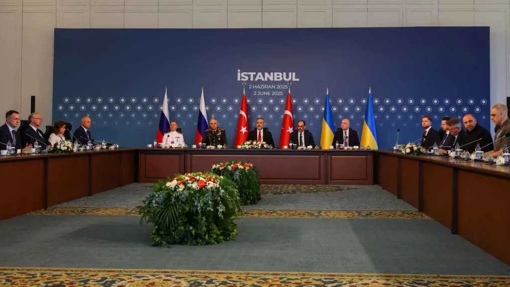 تركيا تُحيي آمال السلام.. انطلاق مفاوضات مباشرة بين روسيا وأوكرانيا في إسطنبول