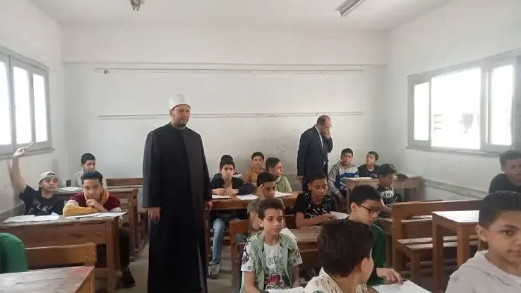 لا توجد شكاوى.... امتحان الفقه لطلاب الشعبة العلمي للثانوي الأزهري اليوم سهل ولا صعوبة فيه