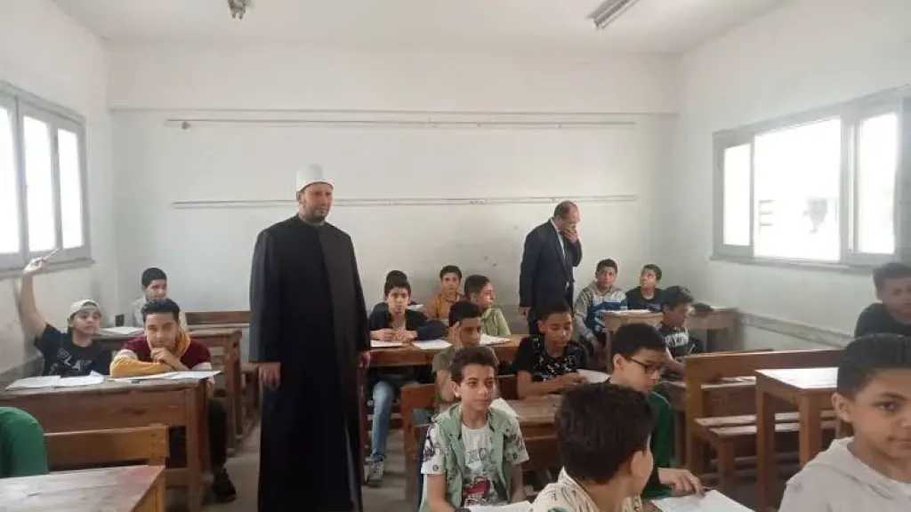 لا توجد شكاوى.... امتحان الفقه لطلاب الشعبة العلمي للثانوي الأزهري اليوم سهل ولا صعوبة فيه