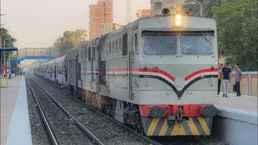 هل يوجد بيع لتذاكر القطارات...