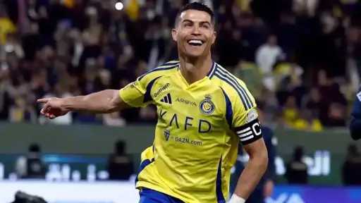 رونالدو مستمر مع النصر.. اتفاق...