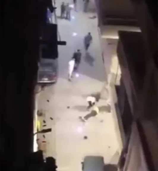 شاهد – فيديو خناقة المعادي بين سودانيين وشاب مصري يثير جدلاً واسعاً ومزاعم عن سقوط قتيل
