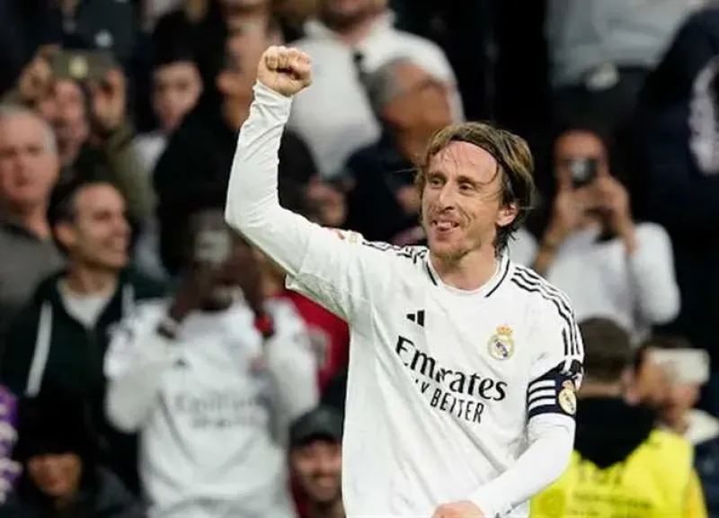 مودريتش يعلق على أنباء انتقاله إلى ميلان.. هل ينتقل؟