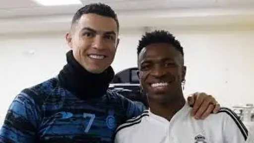 فينيسيوس يشيد برونالدو بعد التتويج...