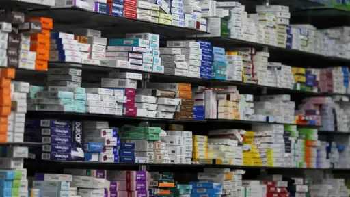 أزمة دوائية تتجدد.. والبرلمان يطالب...