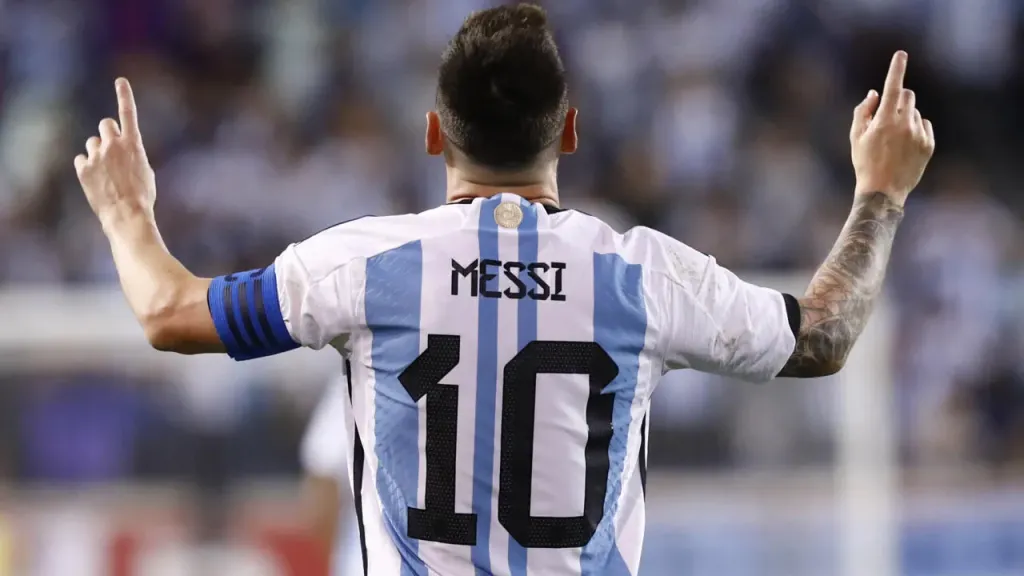 ميسي يقود تشكيل الأرجنتين أمام كولومبيا اليوم في تصفيات كأس العالم 2026