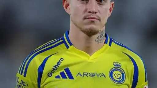 النصر يُعلن عن رحيل بعض...