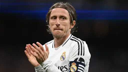 لوكا مودريتش يودّع ريال مدريد...