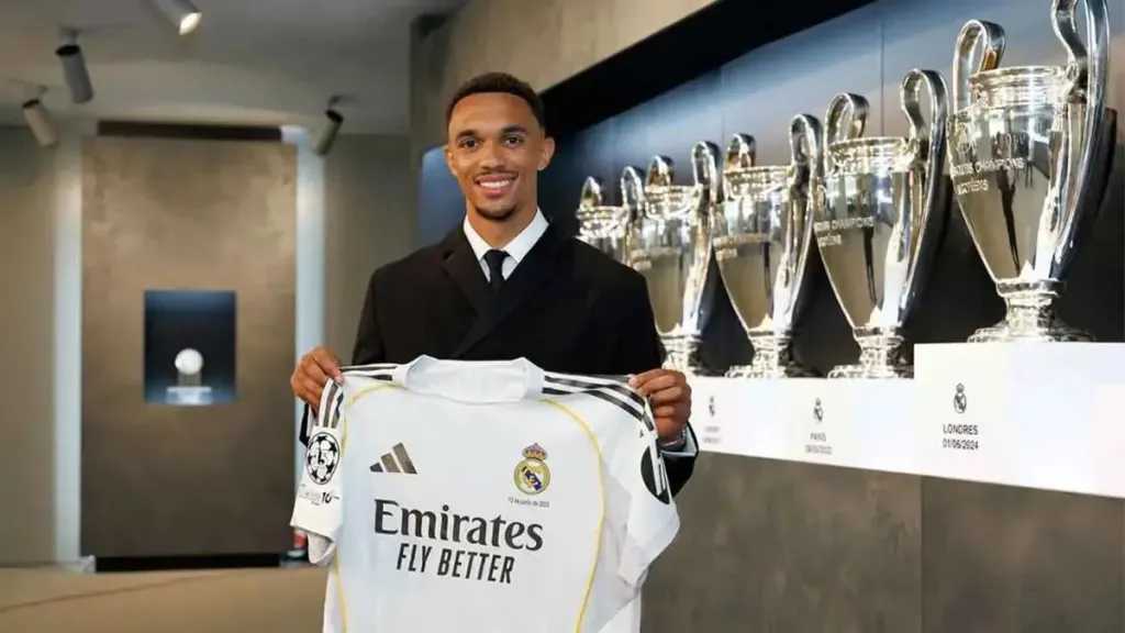 في أول ظهور له مع ريال مدريد.. أرنولد يتحدث الإسبانية بطلاقة ويستعد لمونديال الأندية