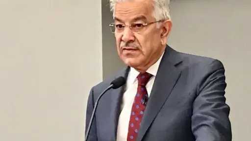 وزير الدفاع الباكستاني: نقف مع...