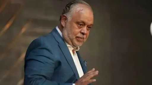 أشرف زكي عن احتجاز إلهام...