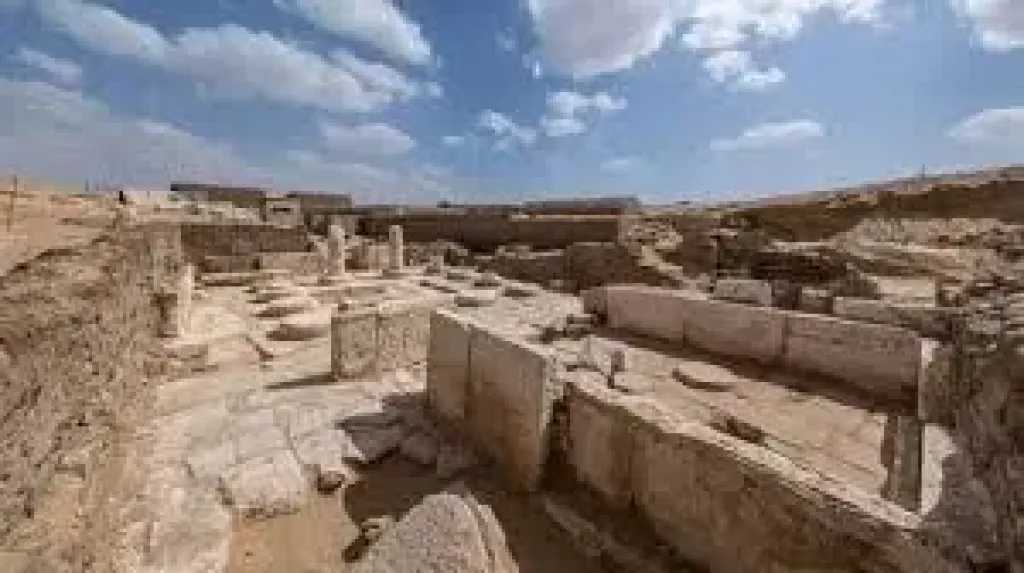 بعد اتهامه بالتنقيب عن الآثار.. وفاة مقاول خمسيني تحت الأرض
