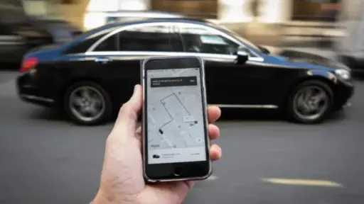 موظفة تستغيث بخطيبها بعد تحرش...