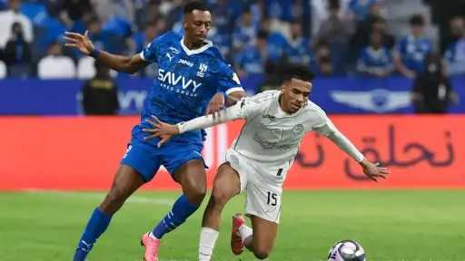 إصابة مصعب الجوير مع الهلال...