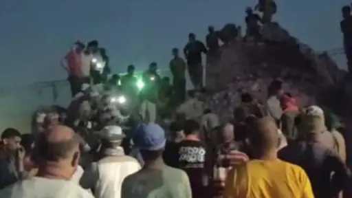 وفاة أربع عمال وإصابة اثنين.....