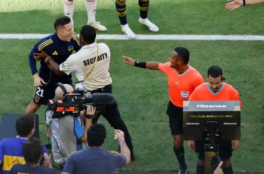 مباراة بوكا جونيورز ضد بنفيكا - ما سبب طرد أندير هيريرا من مقاعد البدلاء؟