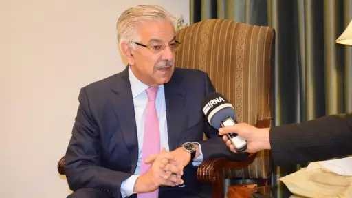 وزیر دفاع باکستان: باكستان تُجدد...