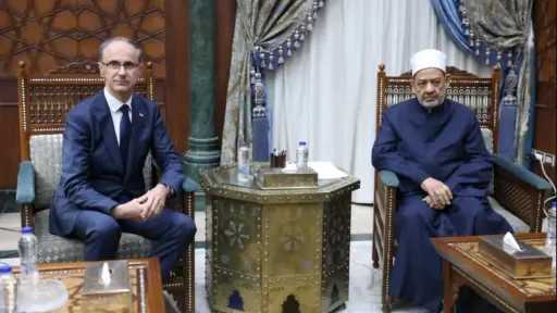 رئيس الوزراء الصربي يلتقي بشيخ...