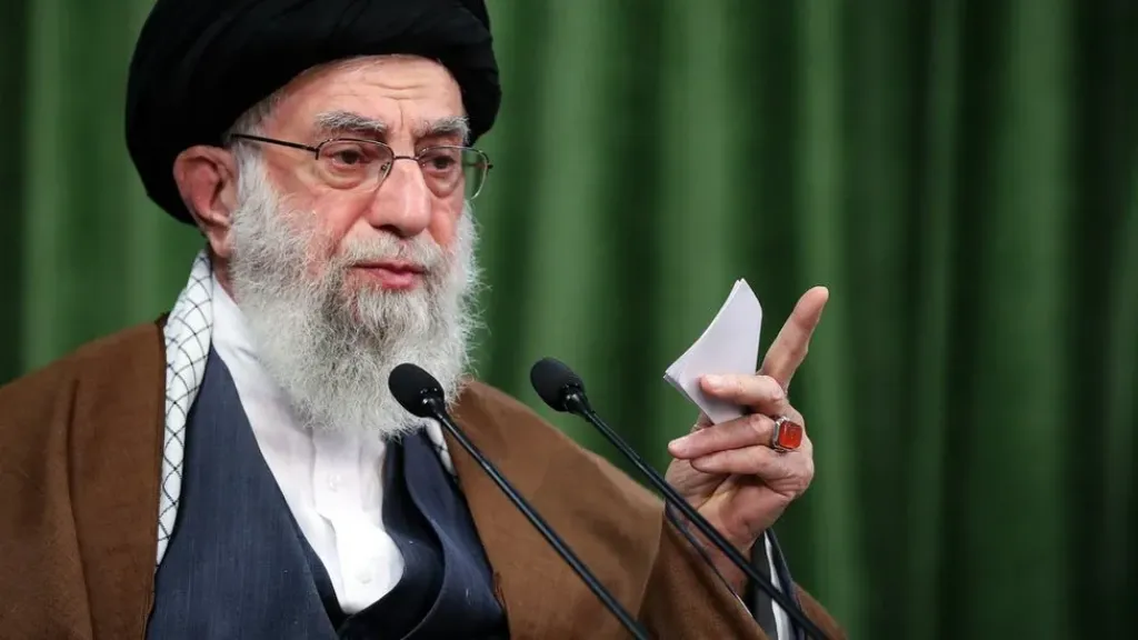 حزب الله يردّ على التهديد بقتل ”علي خامنئي”: إصرارنا يتضاعف وموقعه لا يُمس