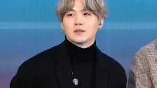 اقتراب BTS من العودة إلى...