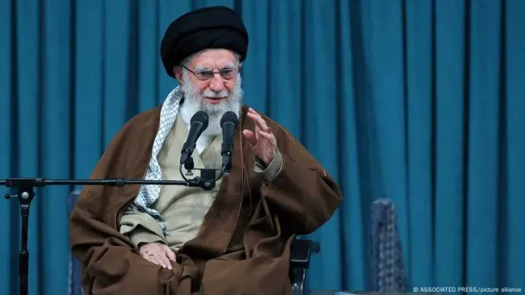 عاجل.. مسؤول إيراني: خامنئي تحت حراسة مشددة ولن يفر من البلاد كما فعل بشار الأسد