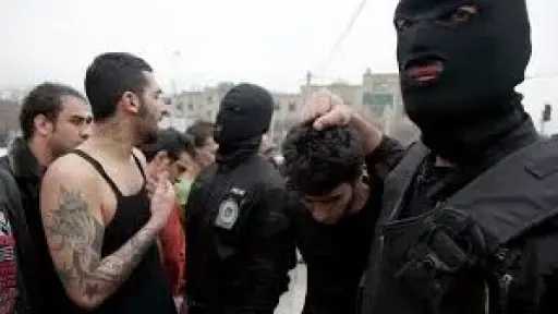 لا مكان للخونة.. إيران تعتقل...