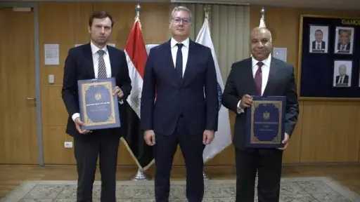 للتنقيب عن البترول في الصحراء...