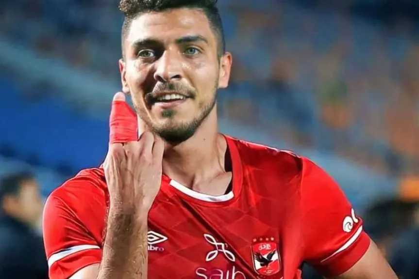 الميركاتو الصيفي - حقيقة عروض الزمالك وبيراميدز لمحمد شريف نجم الأهلي السابق وموقفه من العودة للدوري المصري
