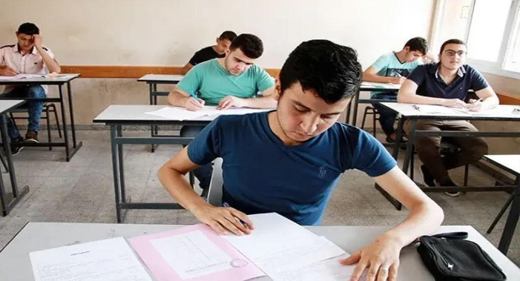 طالب ثانوي عام