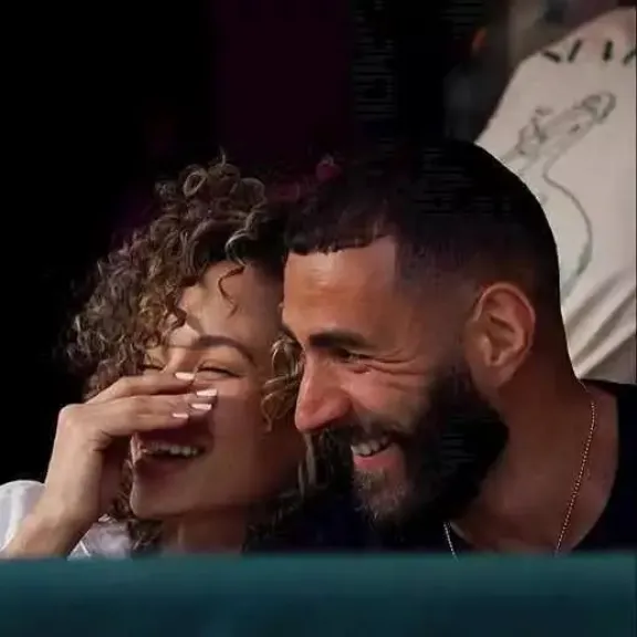 زواج كريم بنزيما