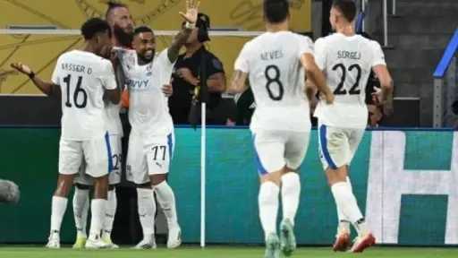 الهلال ضد السيتي.. مواجهة نارية...