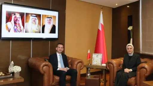 وزيرة شؤون الشباب تبحث مع...